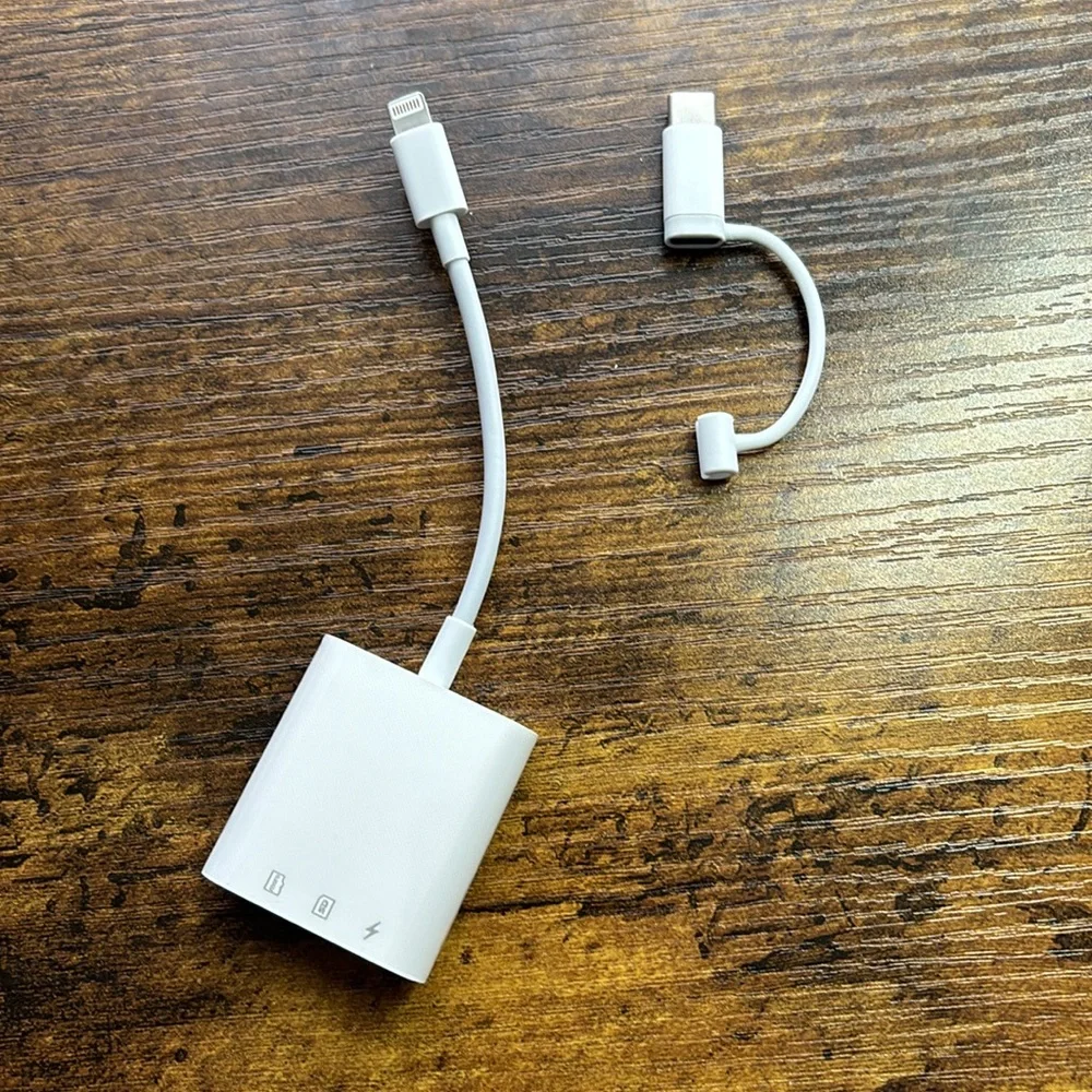 USB and USB-C adapter for SIM cards and SD cards